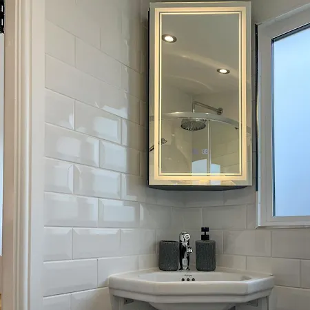 The Stable * Sneaton